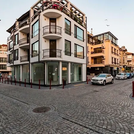 Апартамент В Центъра На Бургас Apartmán